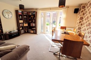 Lounge/Diner- click for photo gallery